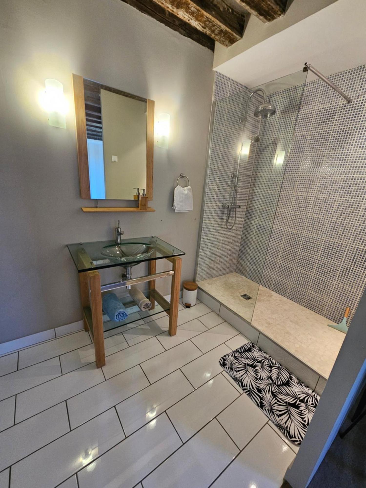 ホテル Chambre Avec Salle De Bain Donzy エクステリア 写真