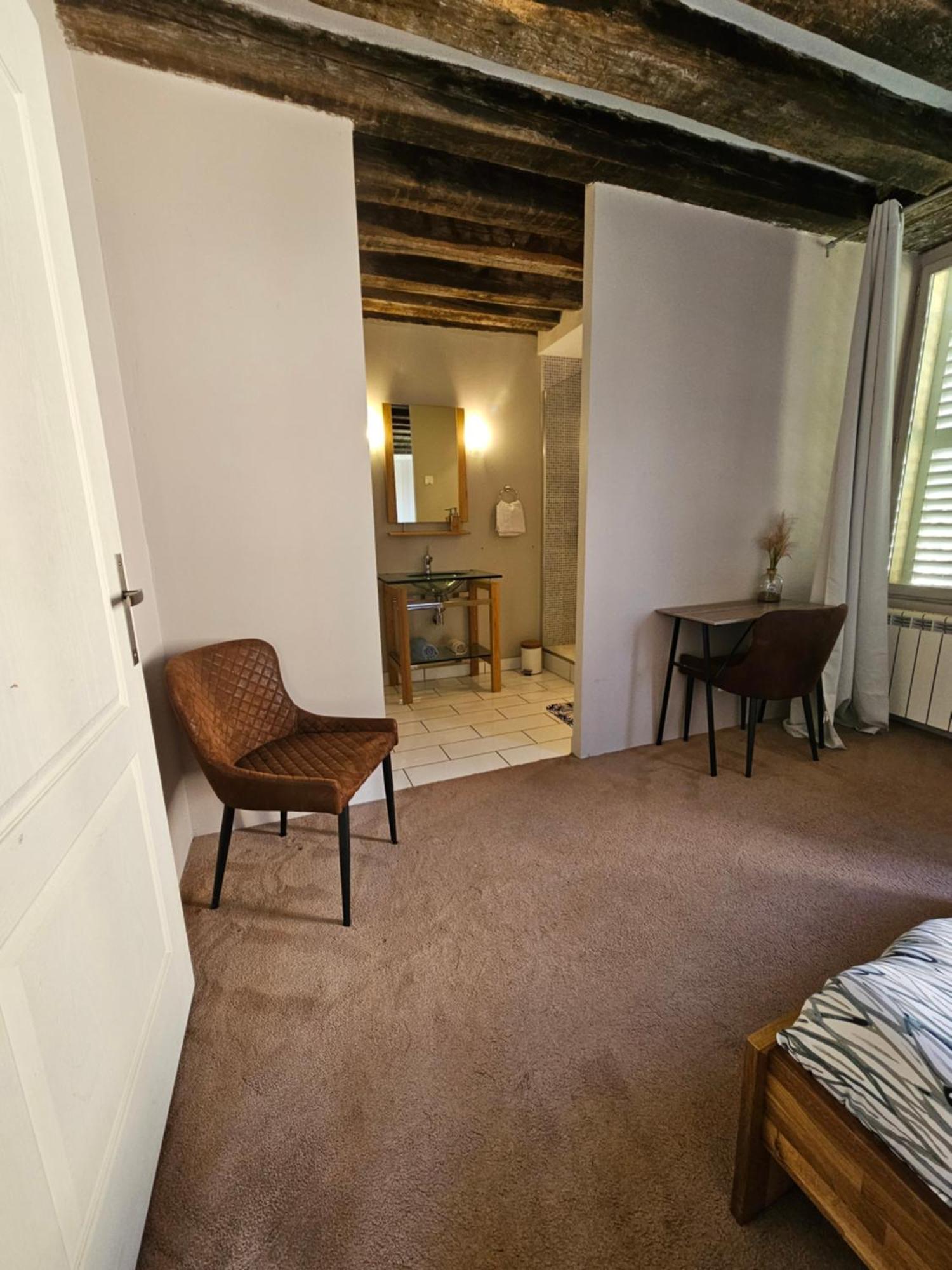 ホテル Chambre Avec Salle De Bain Donzy エクステリア 写真